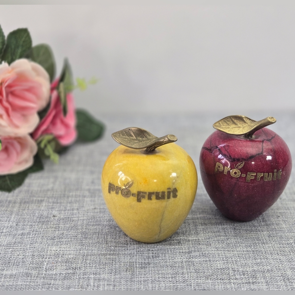 Vintage Set Of Yellow & Red Marble Apples Paperweight Brass Leaf 3.5” Pro-Fruit